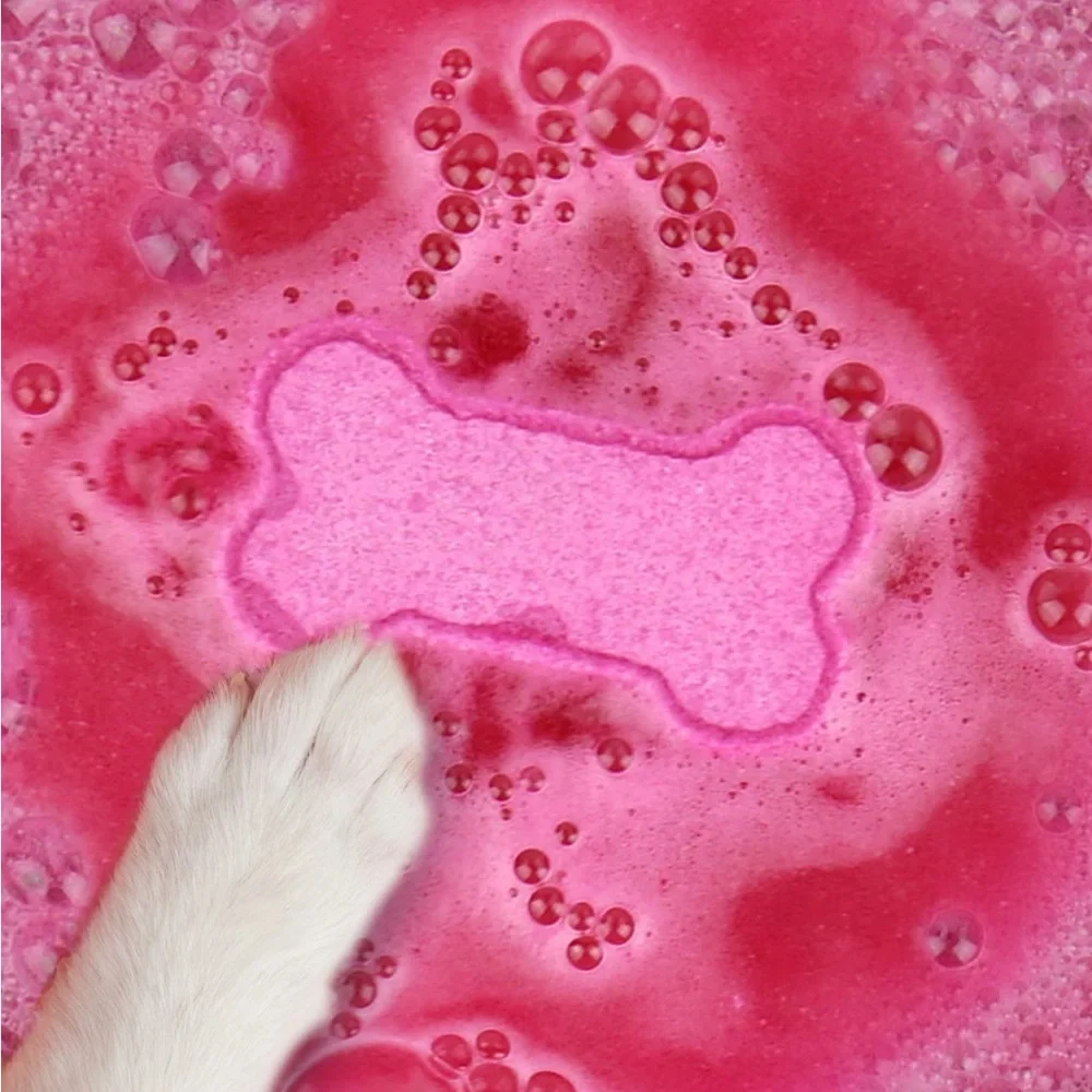 Doggie Bath Bomb by Gift Republic with Coconut & Oatmeal Scent